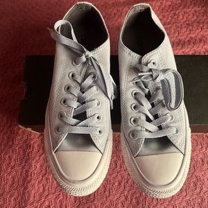 Pastel blue low top converse